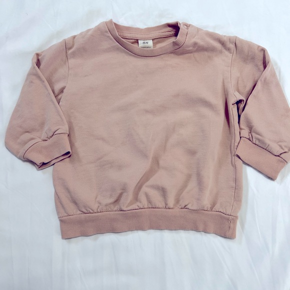 Sweatshirt/Sweatpants Matching Set
Soft Pink - Picture 2 of 5